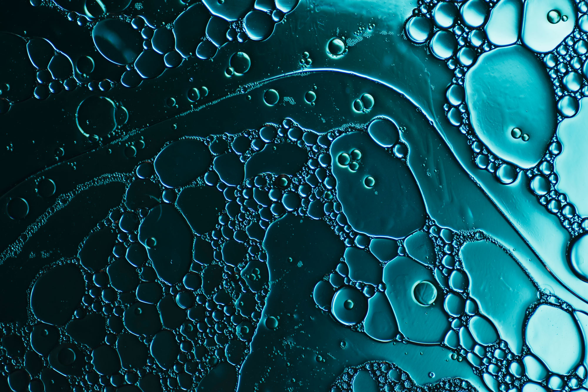 Webinar Grundlagen der Wasseraufbereitung  unsere Artikelnummer 9900099 unser Foto zeigt Wasser mit Blasen