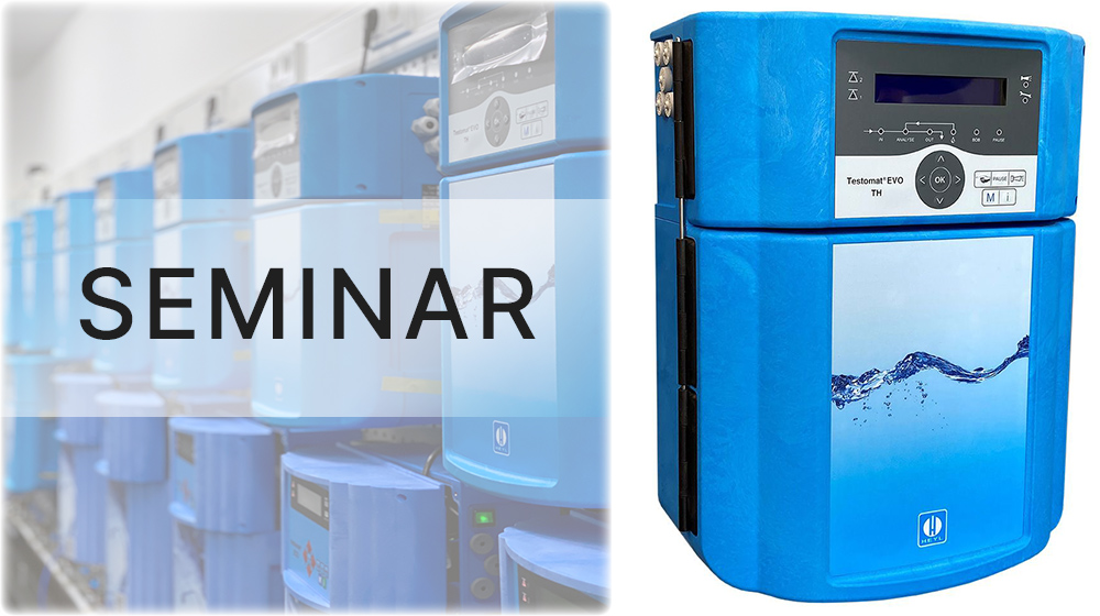 Seminar Produktschulung Testomat®  auf Englisch, Gruppenarbeit an Testomat-Gerät, techni-sche Schulungssituation, Bild zeigt ein Testomatgerät alleine und ein anderes mehrere Testo-matgeräte im Technikum wo die praktische Schulung stattfindet